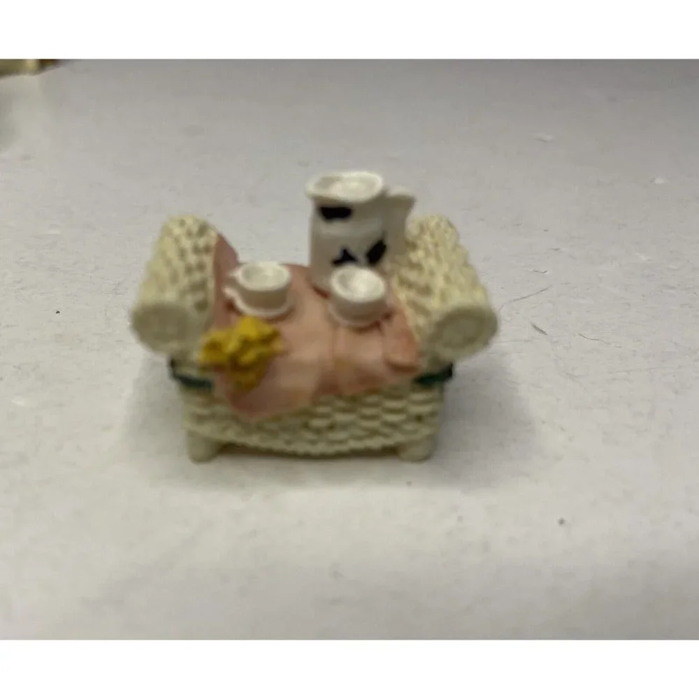 Avon Collectibles Victorian Memories Miniature Doll Furniture Wicker Porch 3pc